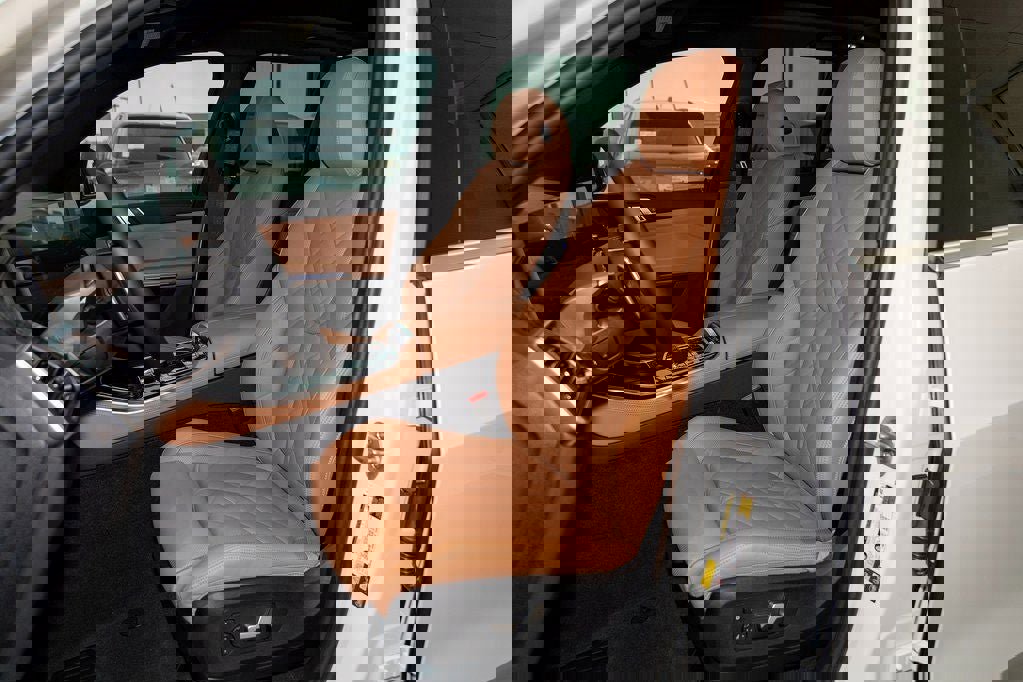 New 2026 BMW X5 xDrive50e w/ Premium Package image 34