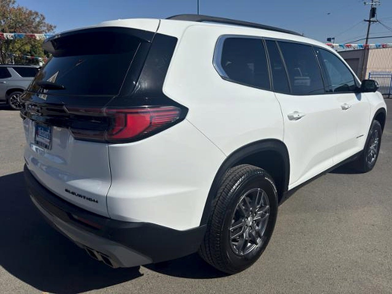 Used 2025 GMC Acadia Elevation AWD/4WD image 6