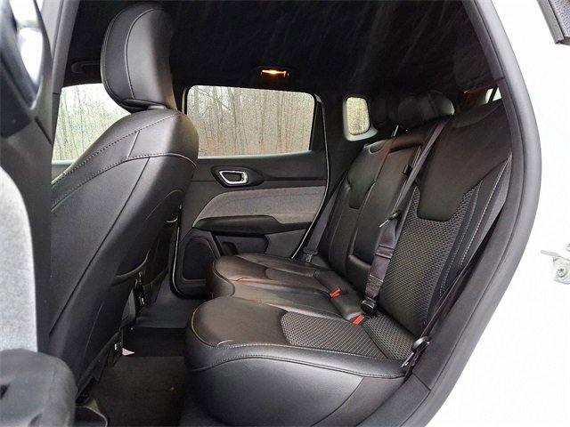 Used 2024 Jeep Compass Latitude image 10