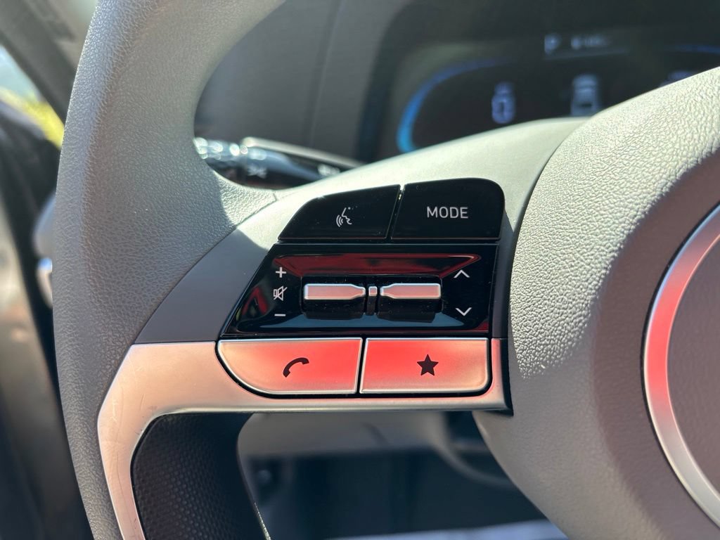 Certified 2025 Hyundai Elantra SE FWD image 23