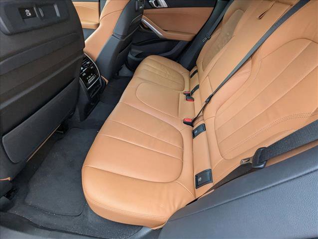 Used 2022 BMW X6 xDrive40i w/ Executive Package AWD/4WD image 18