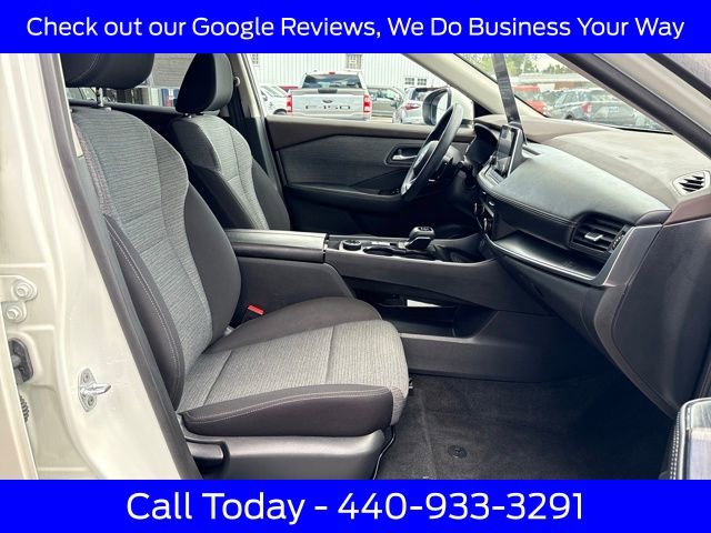 Used 2023 Nissan Rogue SV image 33