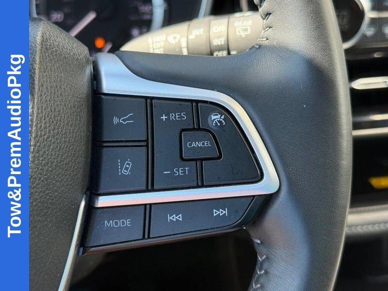 Used 2024 Toyota Highlander XLE AWD/4WD image 22