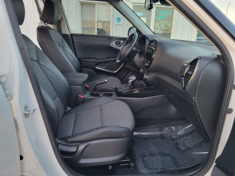 Used 2020 Kia Soul EX w/ Option Group 015 FWD image 17