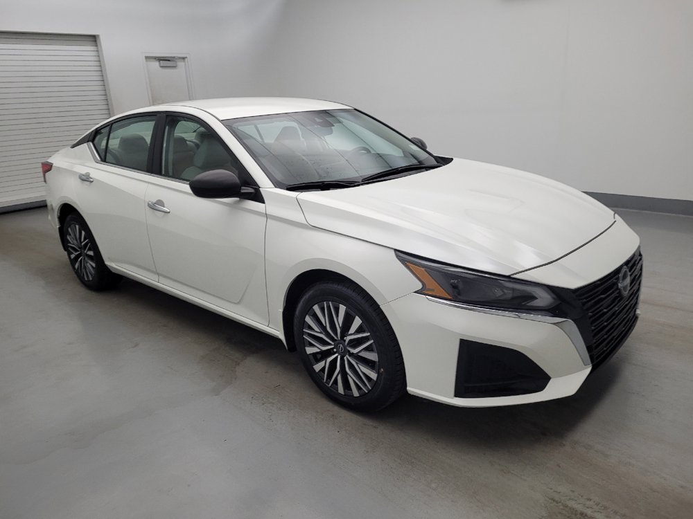 Used 2024 Nissan Altima 2.5 SV AWD/4WD image 11
