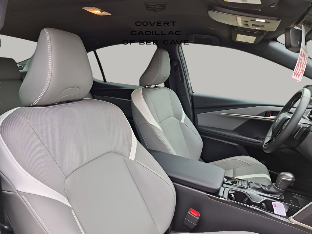 Used 2025 Toyota Camry SE w/ Convenience Package image 17