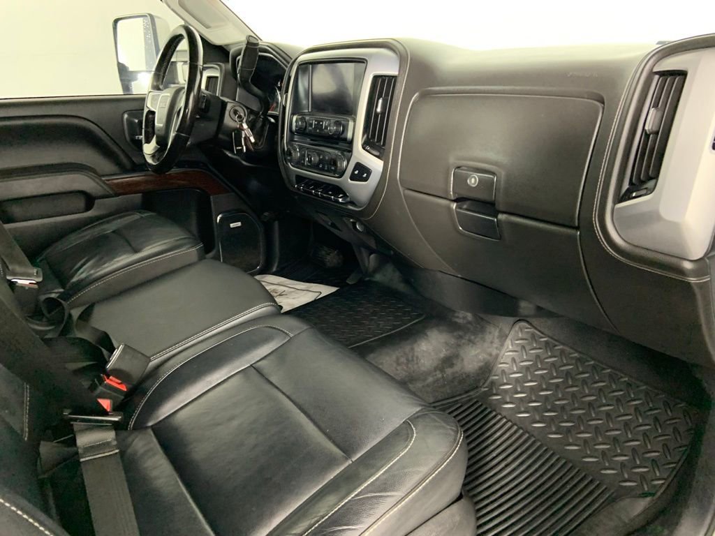 Used 2019 GMC Sierra 2500 SLT w/ Duramax Plus Package AWD/4WD image 28