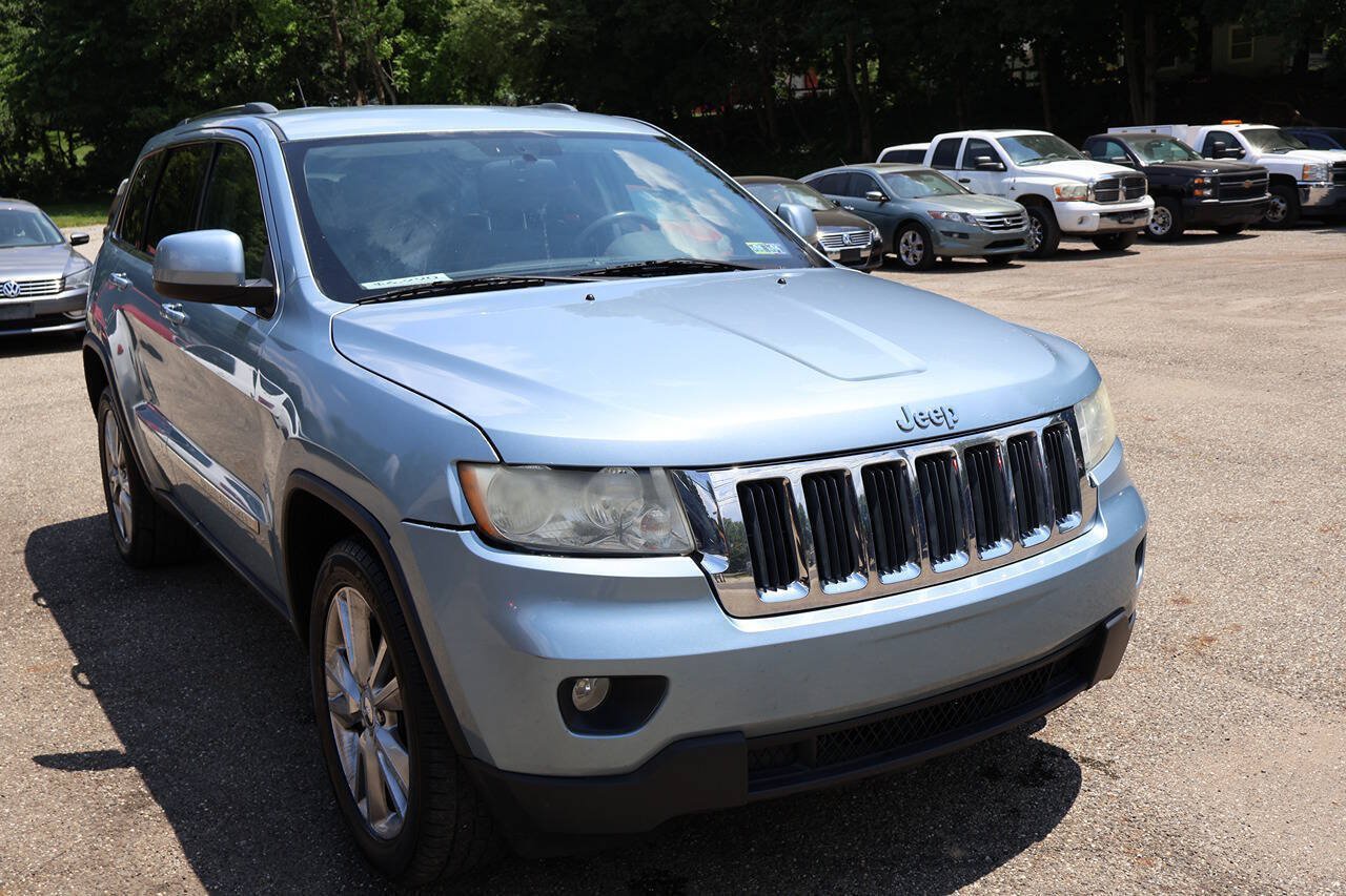 Used 2012 Jeep Grand Cherokee Laredo AWD/4WD image 2