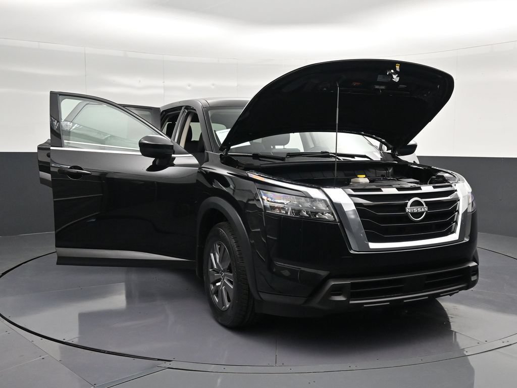 Used 2024 Nissan Pathfinder S FWD image 37