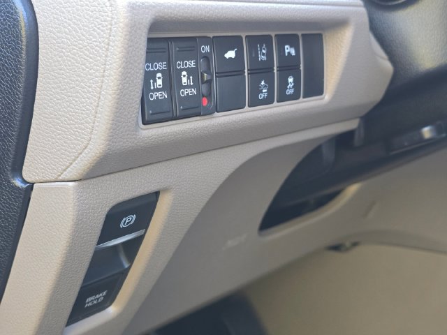 Used 2018 Honda Odyssey Touring image 29