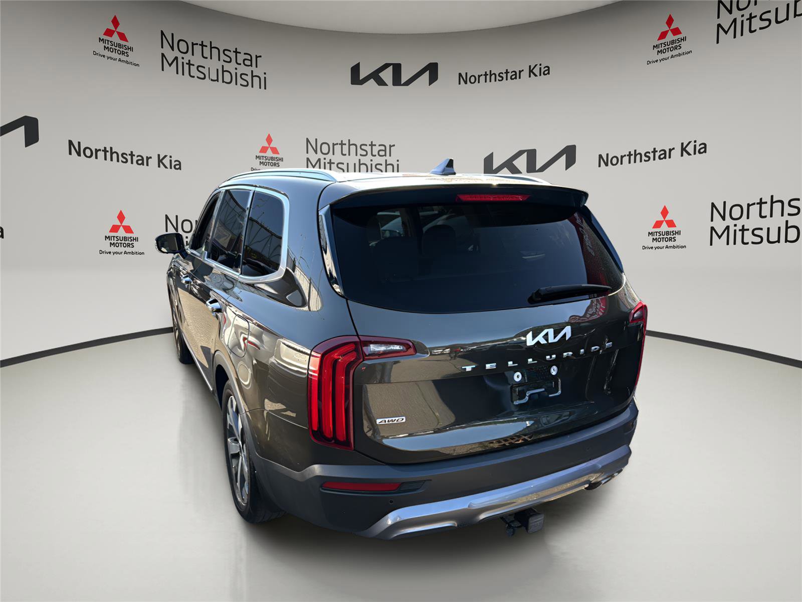 Used 2022 Kia Telluride SX AWD/4WD image 2