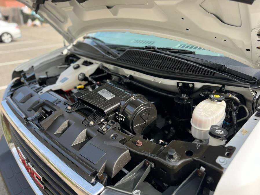 Used 2019 GMC Savana 2500 w/ Driver Convenience Package image 39