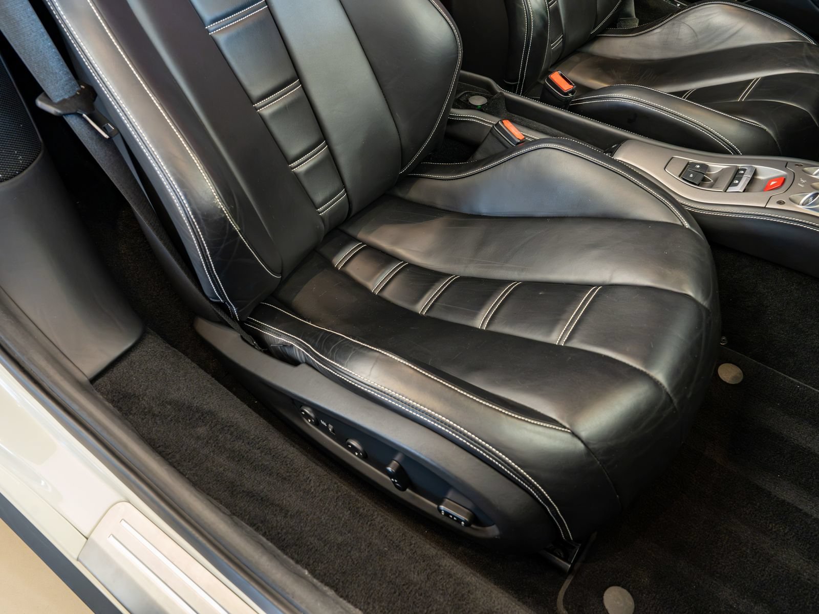 Certified 2015 Ferrari 458 Spider RWD image 20