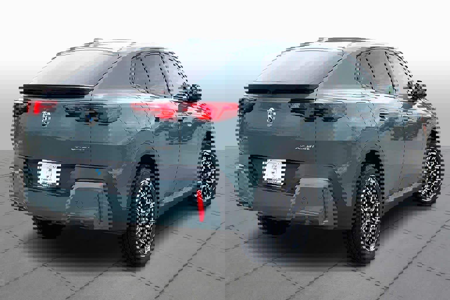 Certified 2025 BMW X2 xDrive28i image 12