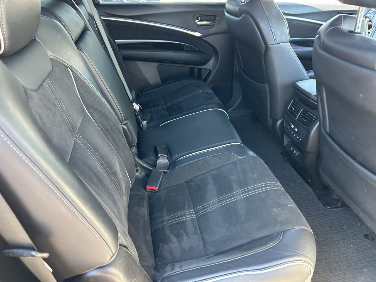 Used 2020 Acura MDX w/ Technology Package AWD/4WD image 15