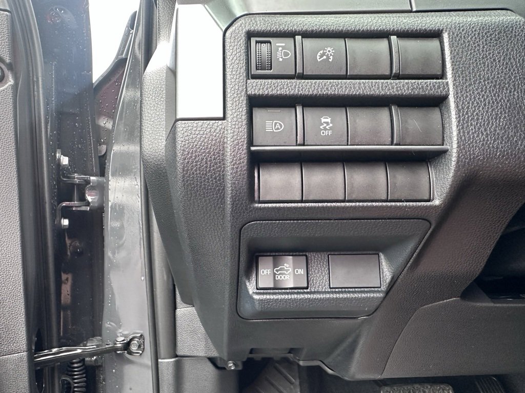 Used 2025 Toyota Tacoma SR5 image 5