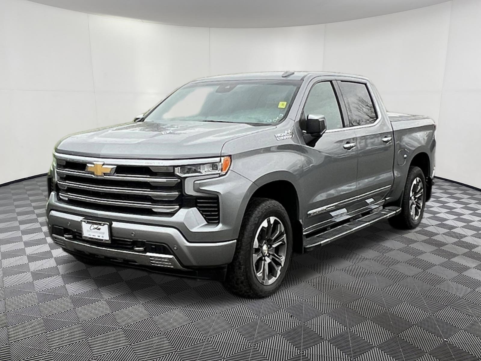 Used 2023 Chevrolet Silverado 1500 High Country w/ Max Trailering Package AWD/4WD image 3