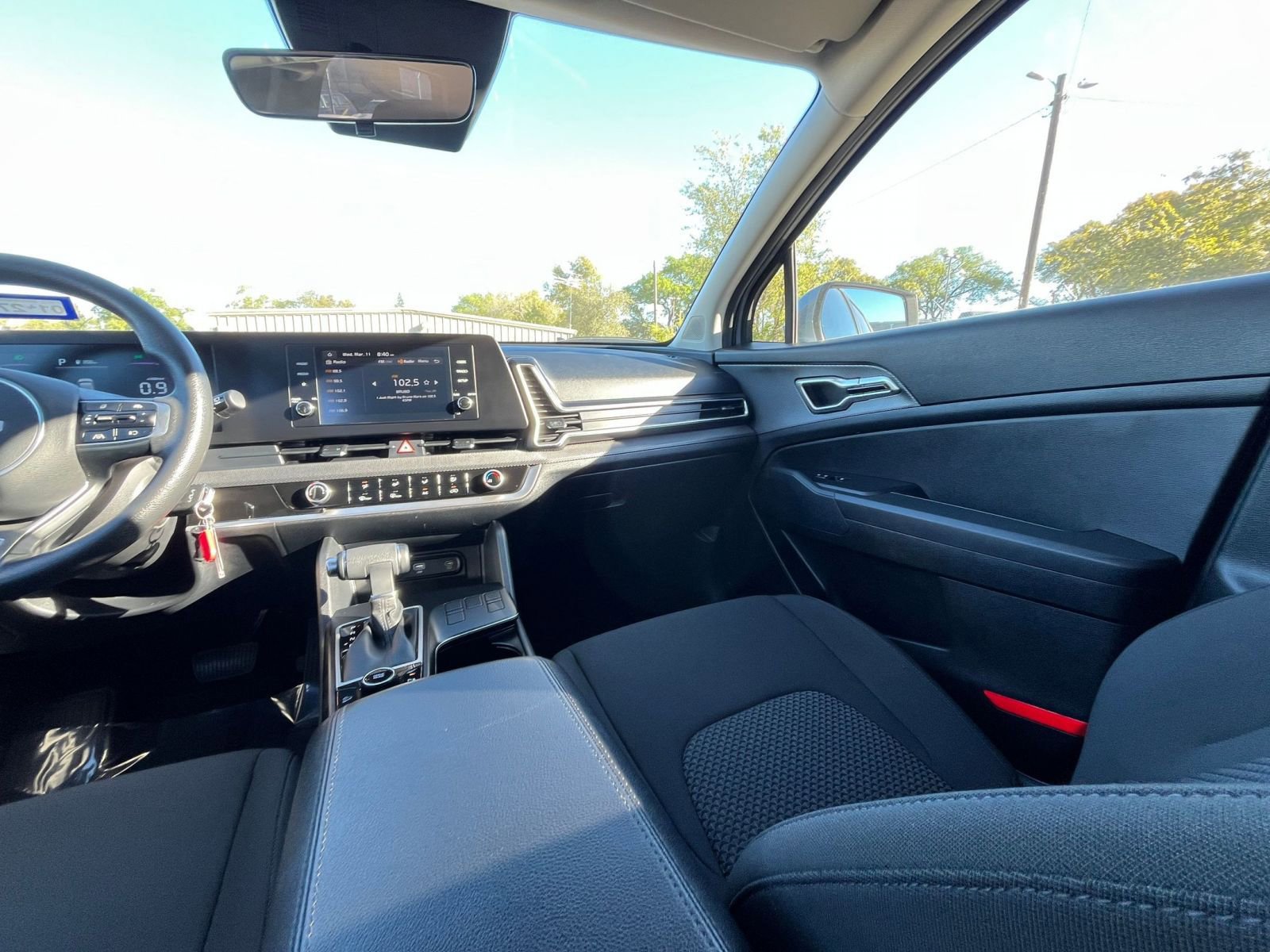 Used 2025 Kia Sportage LX image 34