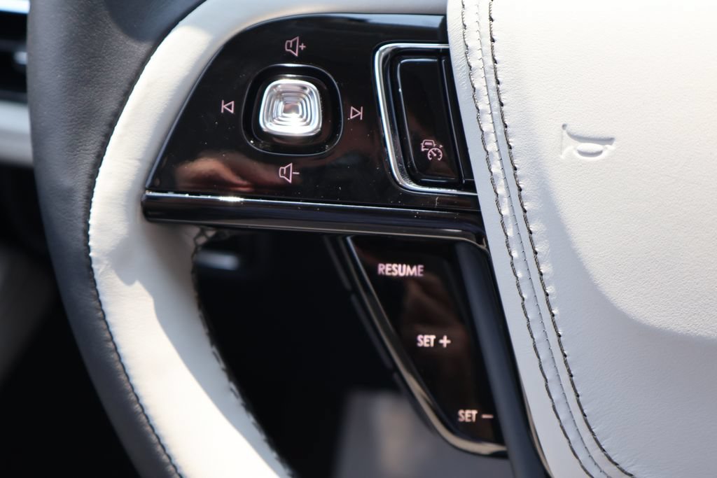 New 2026 Lincoln Aviator AWD image 8