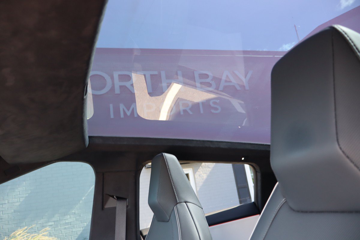 Used 2024 Tesla Cybertruck AWD Crew Cab image 39