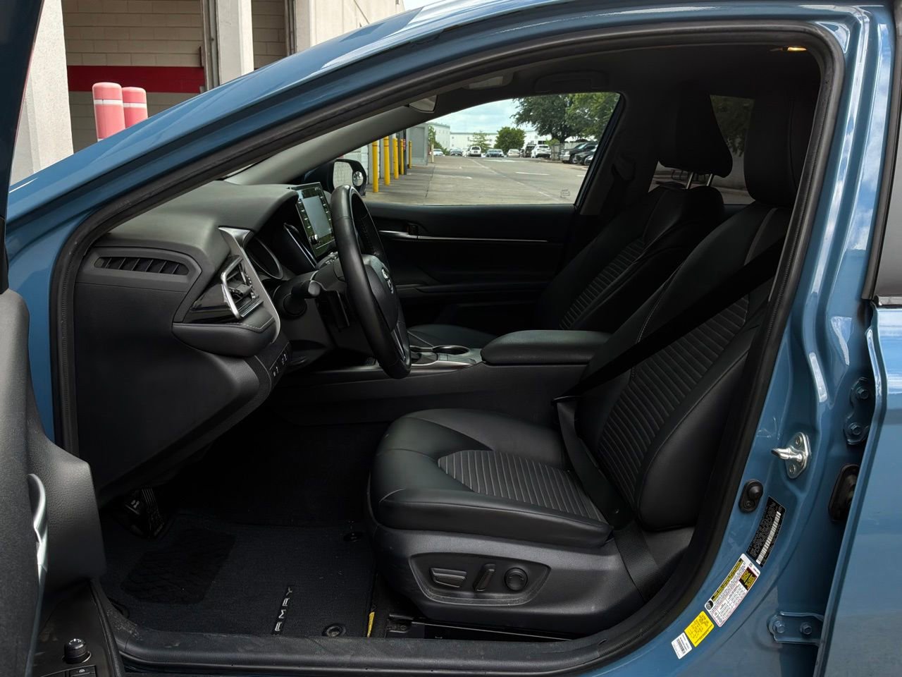 Used 2024 Toyota Camry SE FWD image 10
