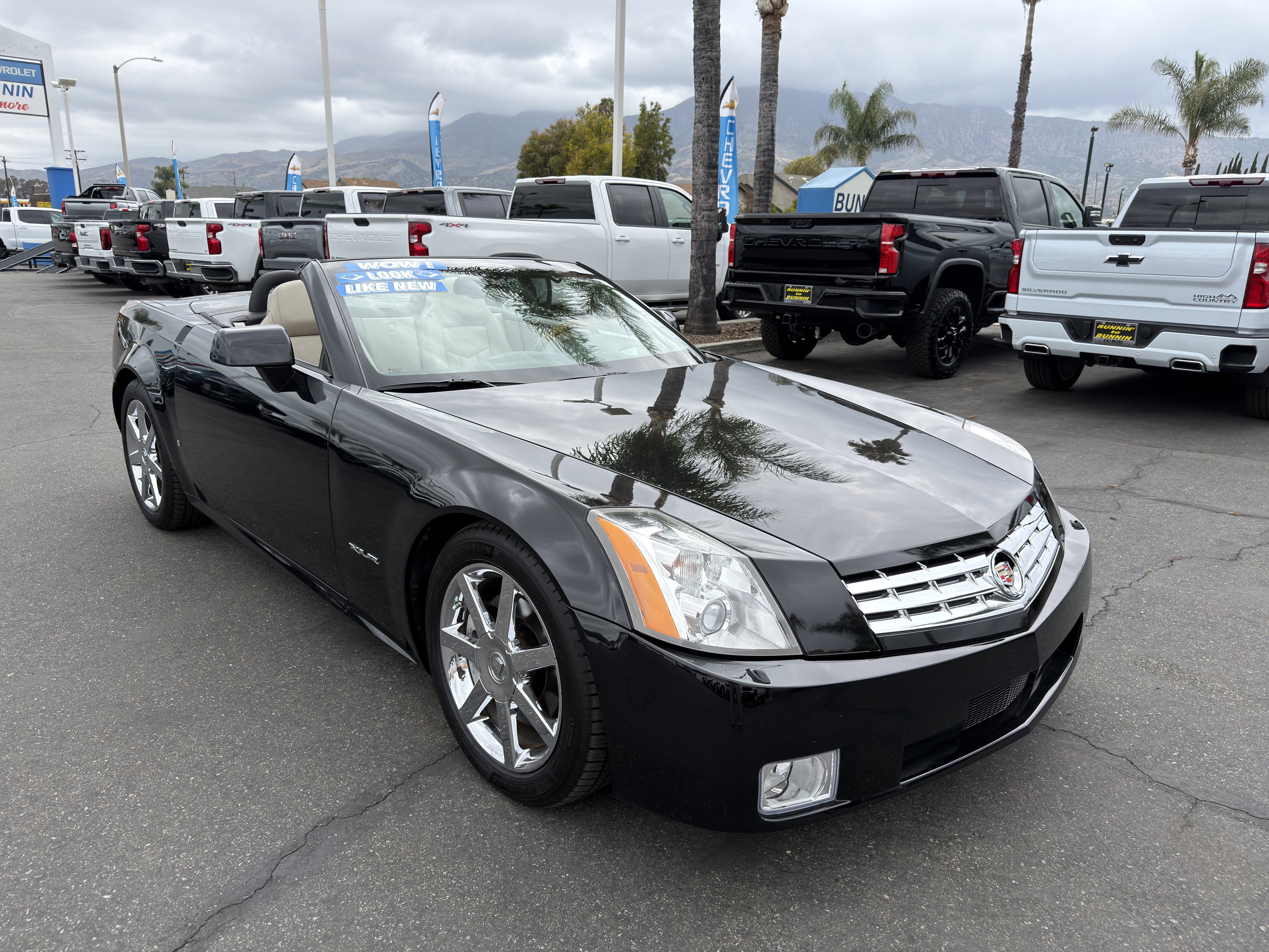 Used 2006 Cadillac XLR RWD image 3