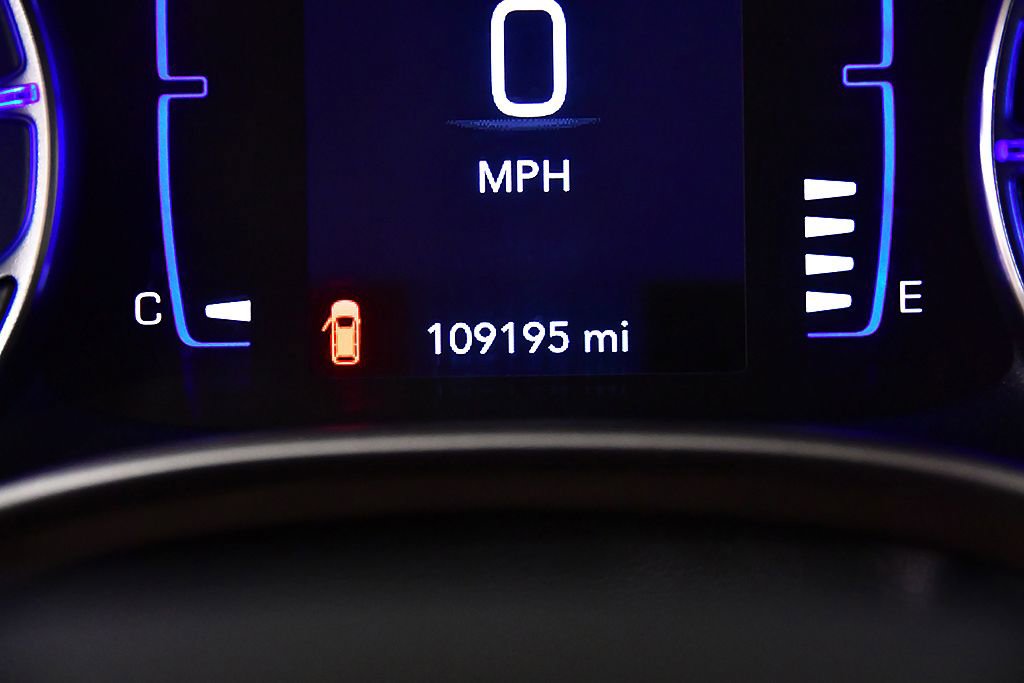 Used 2020 Chrysler Voyager Lxi FWD image 14