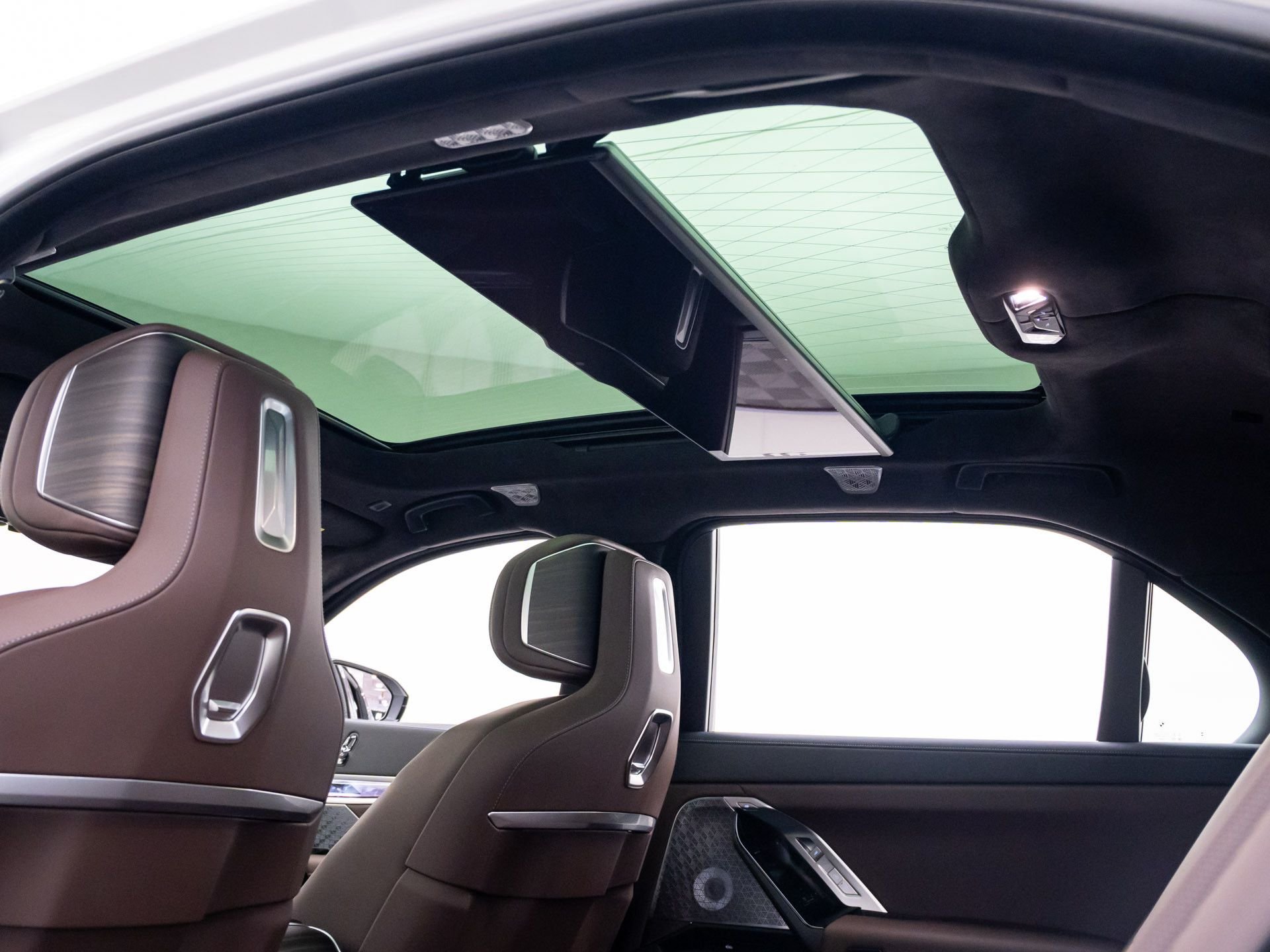 New 2026 BMW i7 M70 AWD/4WD image 20