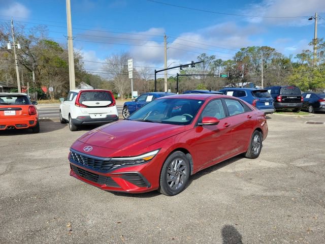 Used 2024 Hyundai Elantra SEL image 4