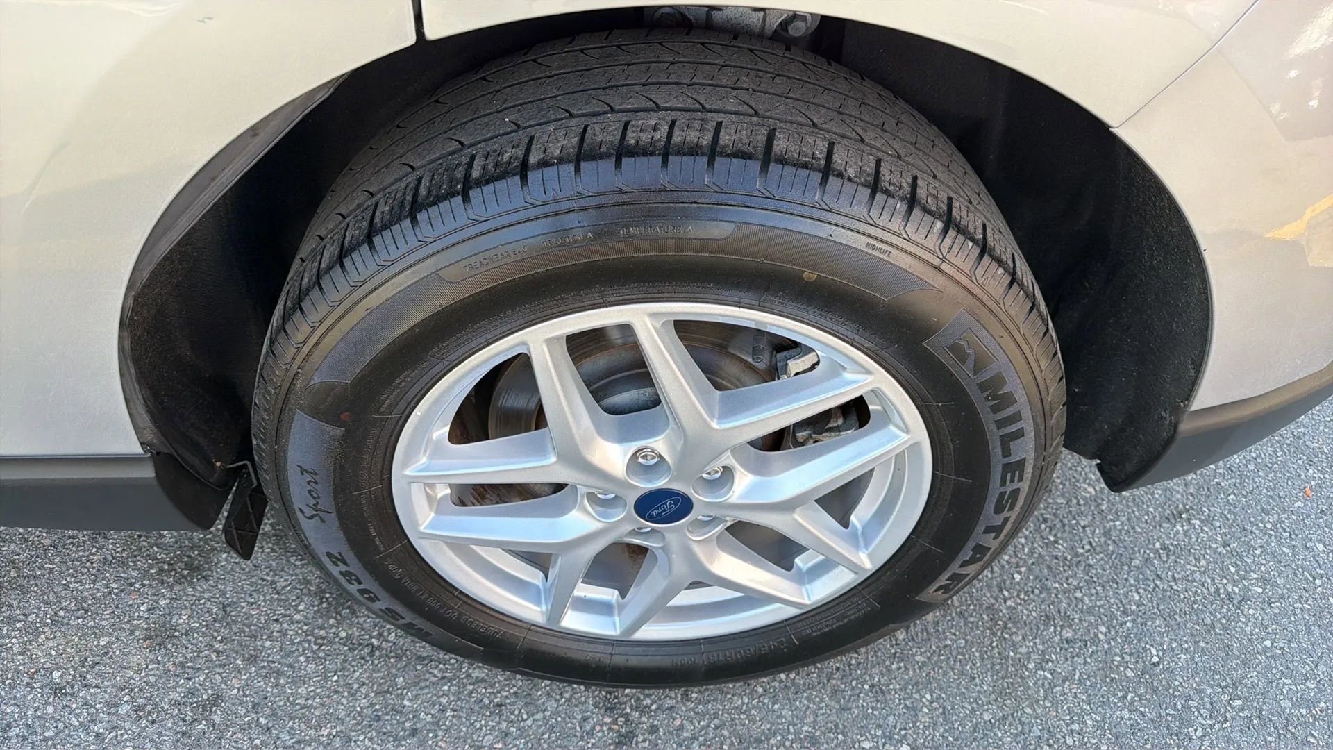 Used 2022 Ford Edge SEL AWD/4WD image 9