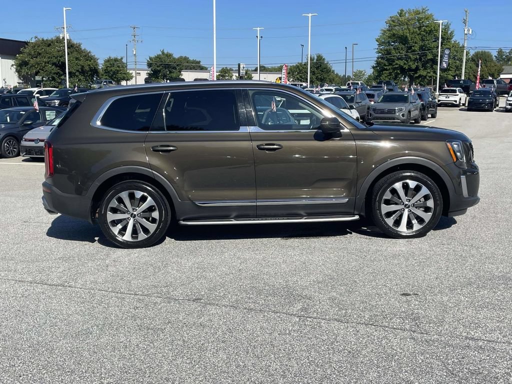 Used 2022 Kia Telluride EX w/ EX Premium Package FWD image 9