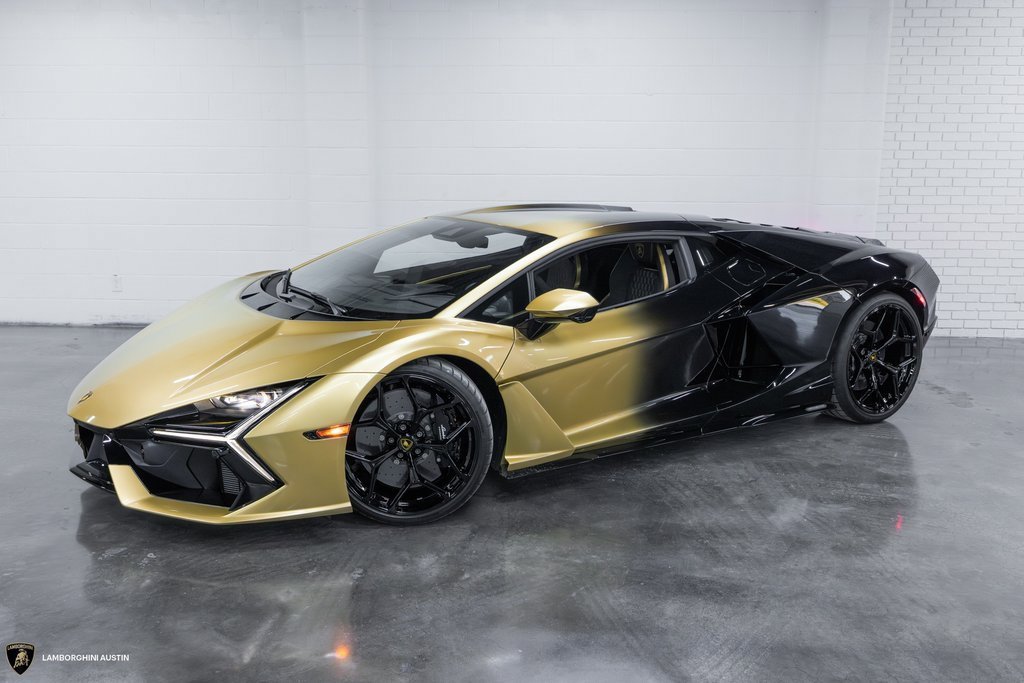 Used 2025 Lamborghini Revuelto image 7