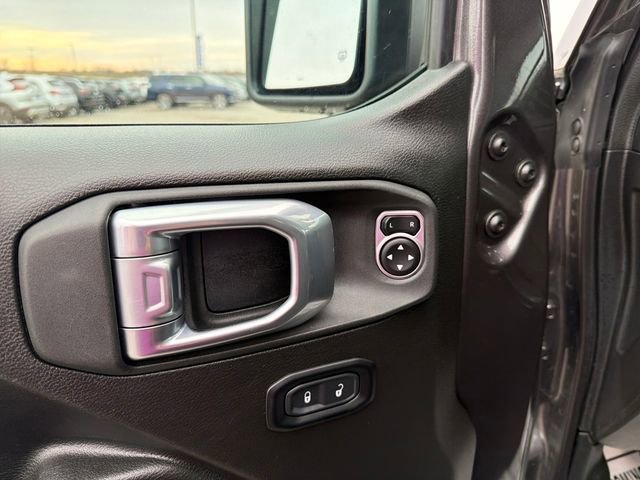 Used 2025 Jeep Wrangler Unlimited Rubicon AWD/4WD image 22