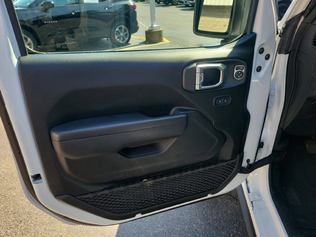 Used 2026 Jeep Gladiator Mojave AWD/4WD image 19