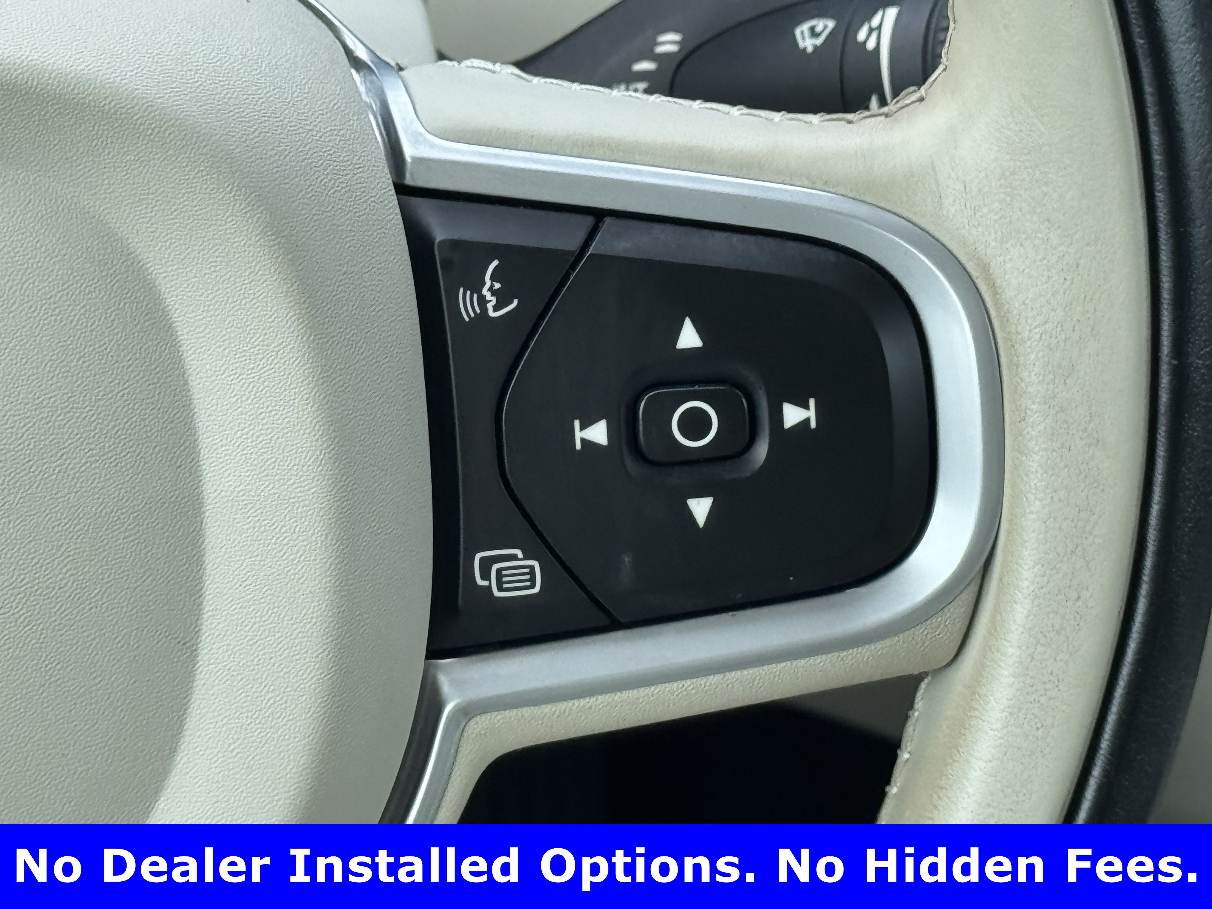 Used 2022 Volvo XC60 B5 Momentum w/ Advanced Package AWD/4WD image 14