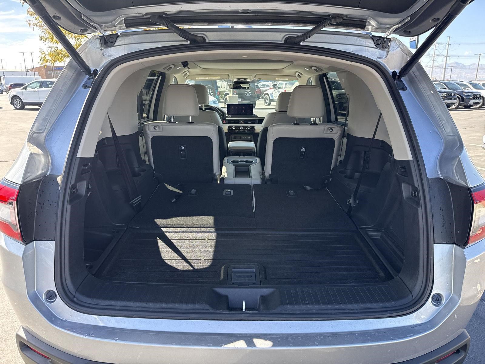 Certified 2026 Honda Pilot Touring image 6