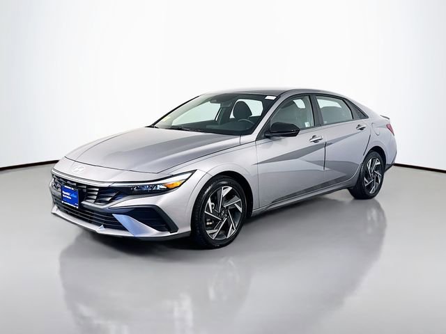 Certified 2025 Hyundai Elantra Sport FWD image 2