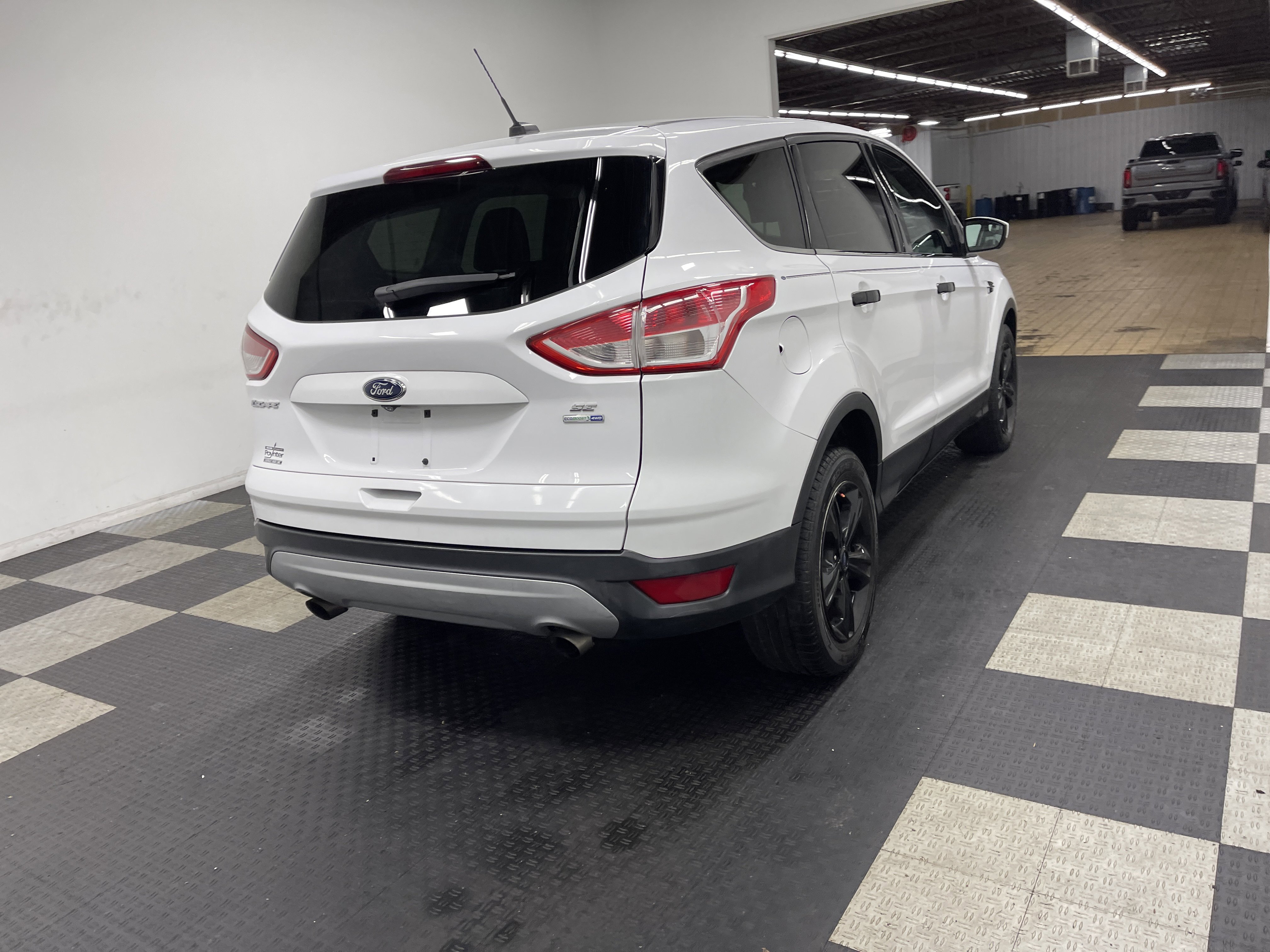 Used 2015 Ford Escape SE image 9