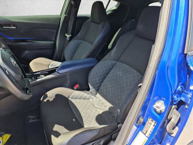 Used 2020 Toyota C-HR XLE FWD image 15