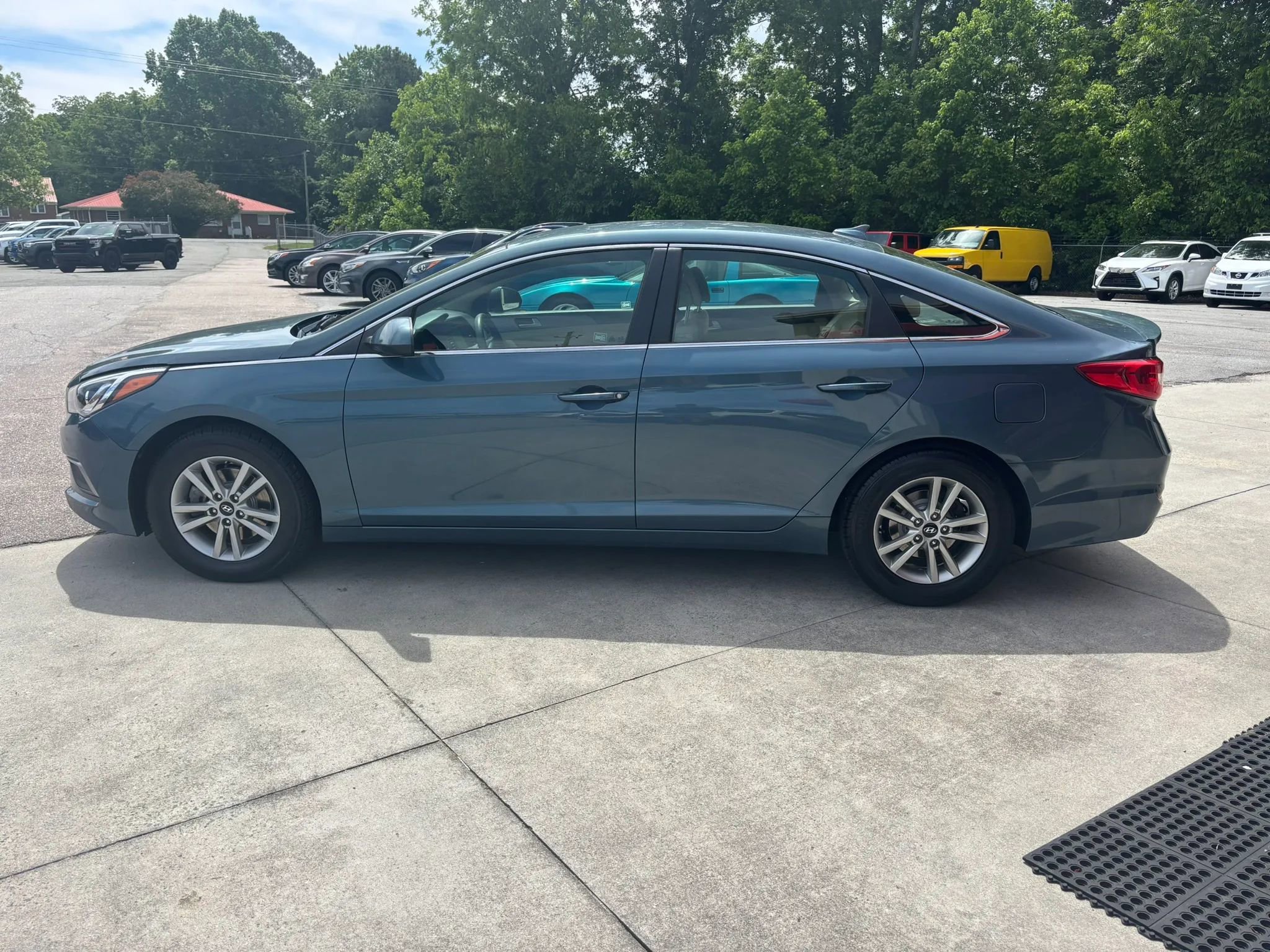 Used 2017 Hyundai Sonata SE FWD image 10