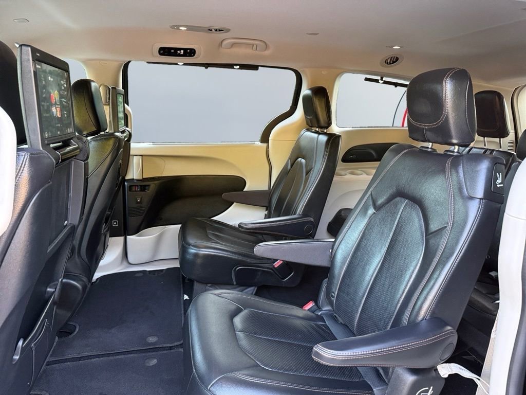 Used 2019 Chrysler Pacifica Touring-L Plus w/ Advanced Safetytec Group image 22
