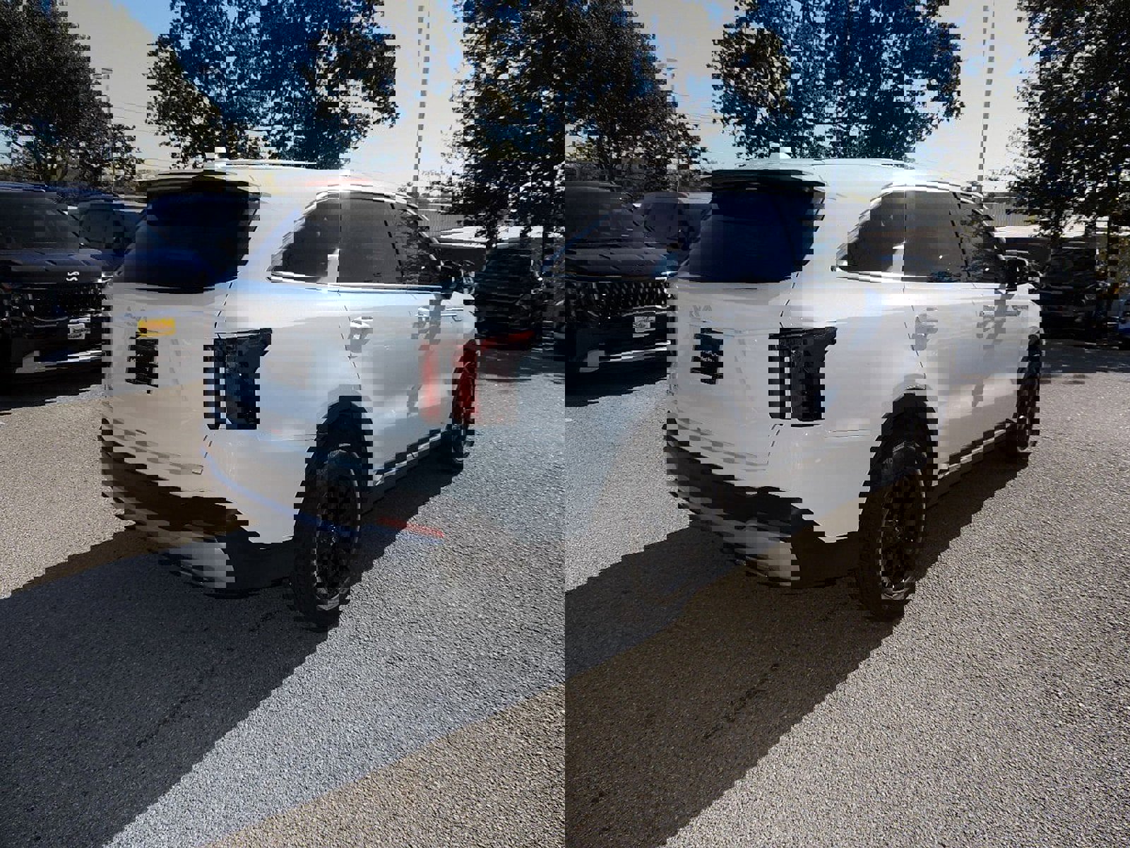 New 2025 Kia Sorento LX image 5