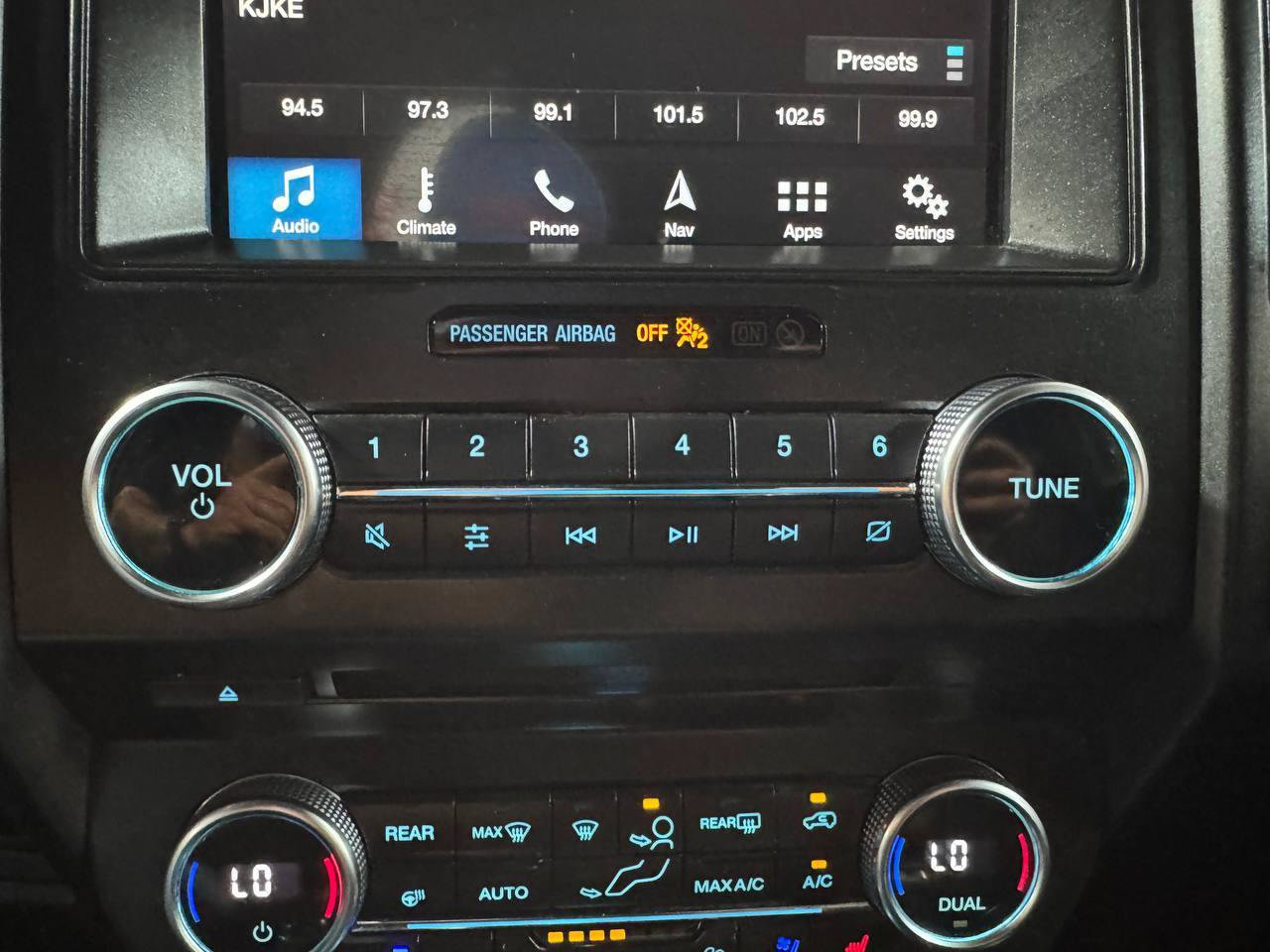 Used 2018 Ford Expedition Max Limited w/ Equipment Group 301A RWD image 32