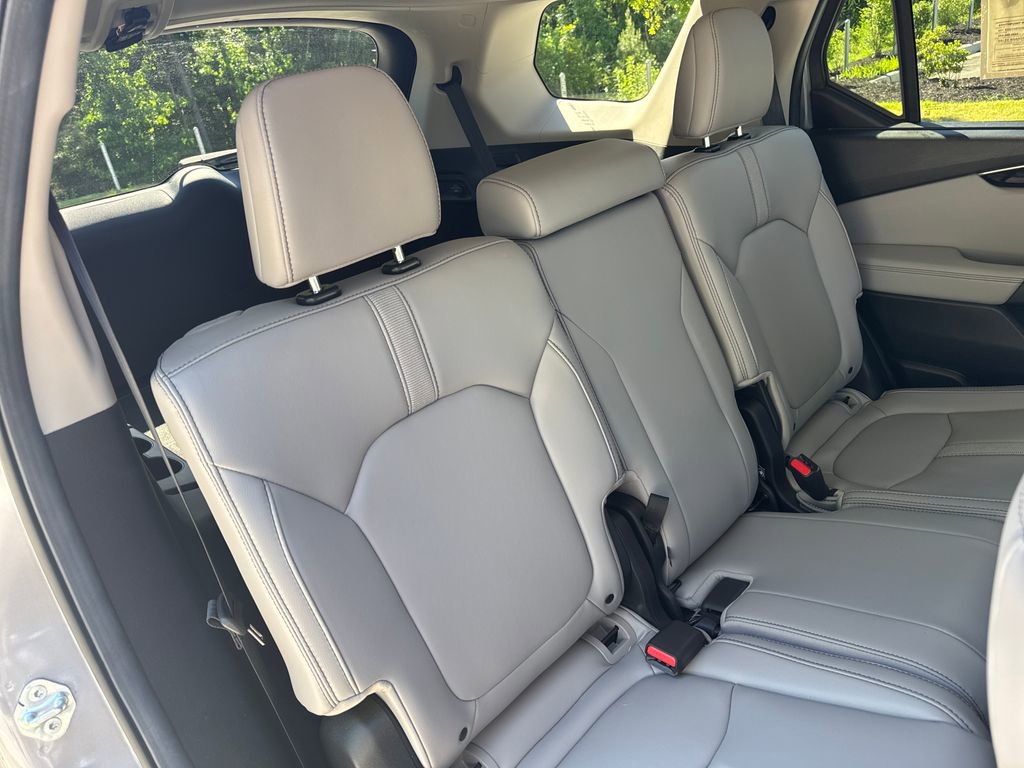 Used 2025 Honda Pilot EX-L image 33