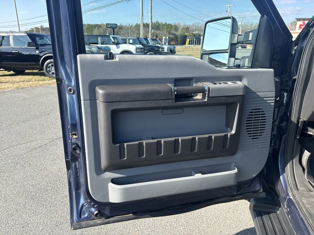 Used 2014 Ford F250 XLT w/ Snow Plow Prep Package image 12