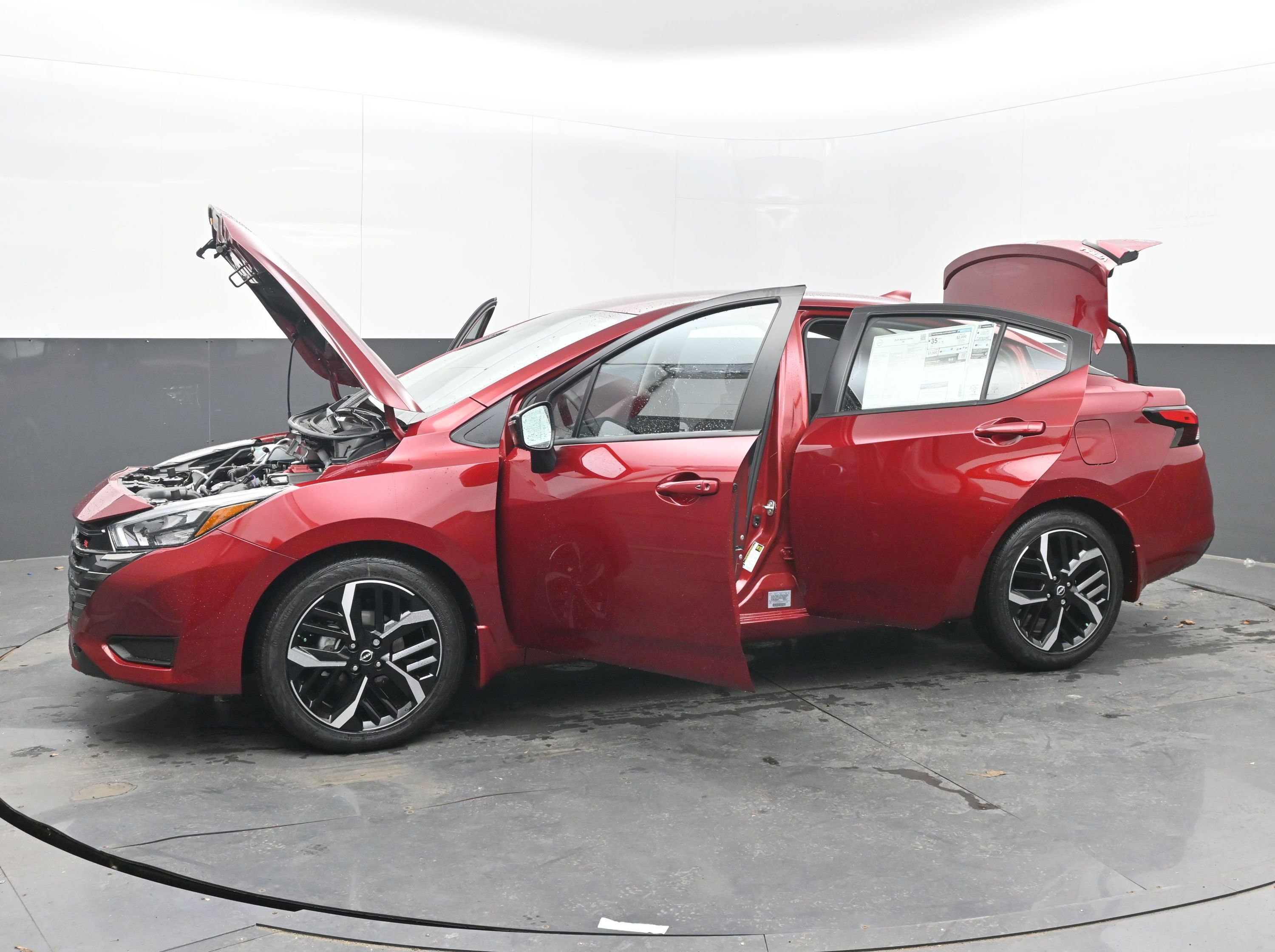 New 2025 Nissan Versa SR image 41