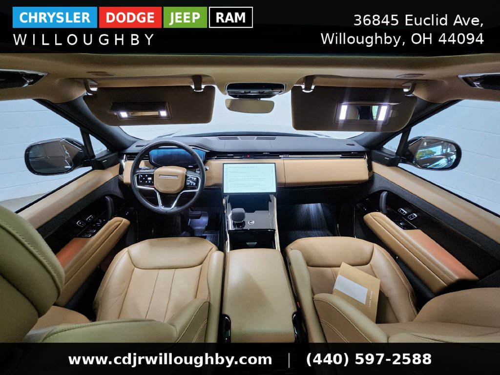 Used 2025 Land Rover Range Rover Sport SE AWD/4WD image 30