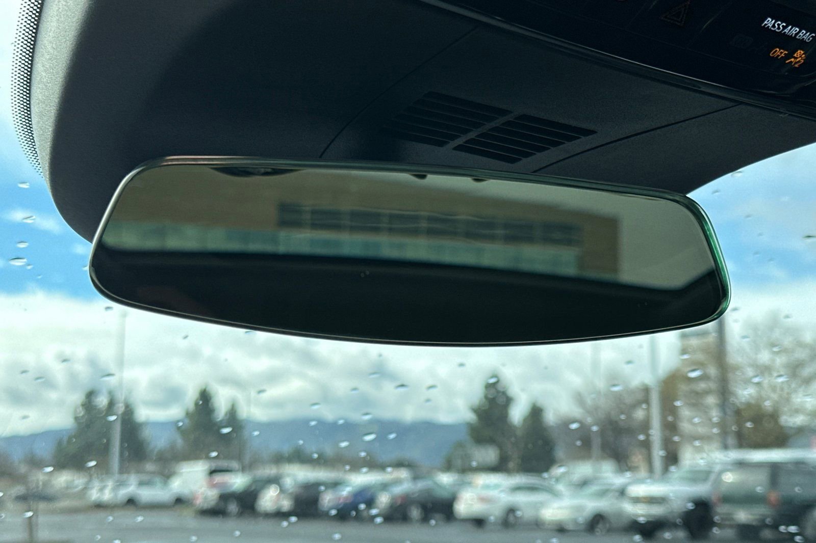 Certified 2024 Cadillac Lyriq Tech w/ Driver Assist Package image 25