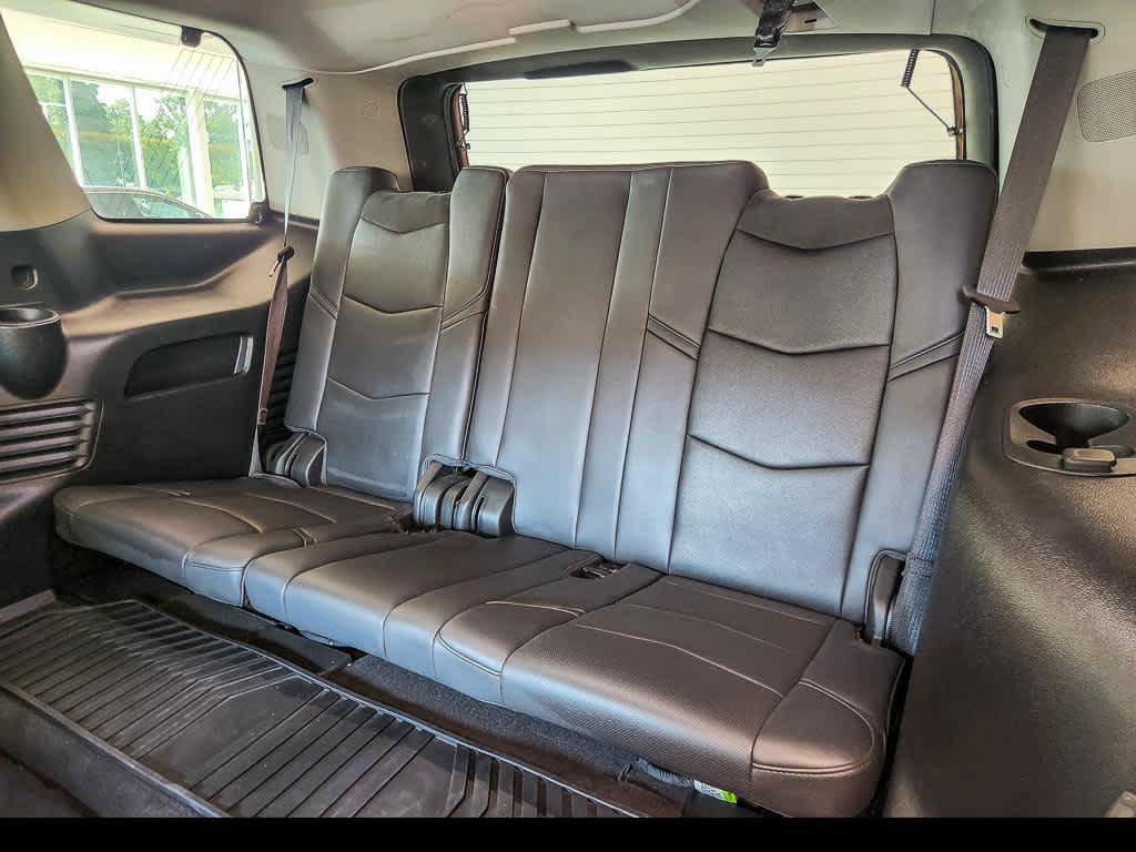 Used 2018 Cadillac Escalade Premium Luxury AWD/4WD image 13