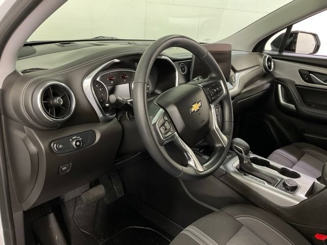Used 2025 Chevrolet Blazer LT w/ Convenience Package FWD image 15
